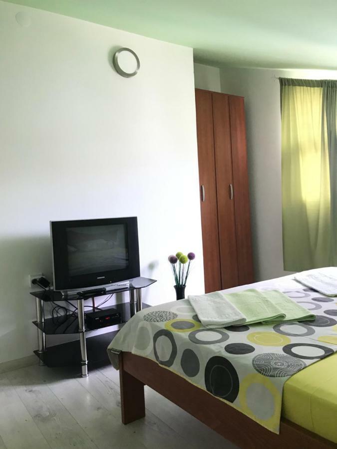 Id Apartments Tivat Exterior photo