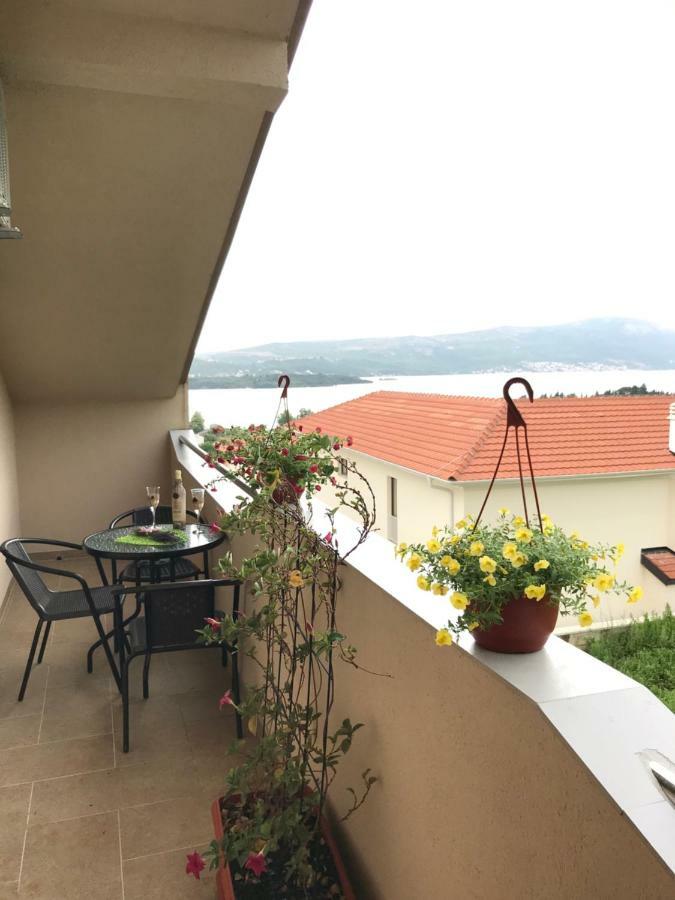 Id Apartments Tivat Exterior photo